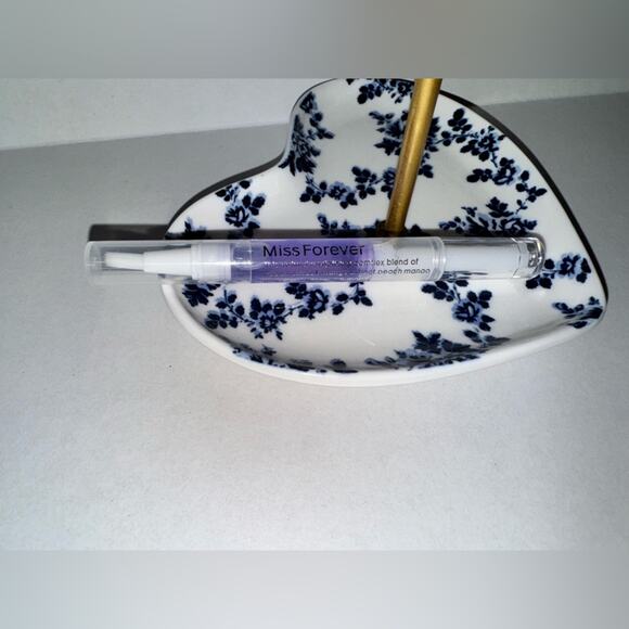 Blueberry Cuticle Revitalizer Oil NIB - Picture 2 of 3